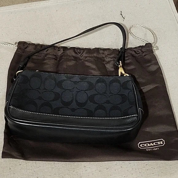 Coach black clutch - Picture 1 of 5